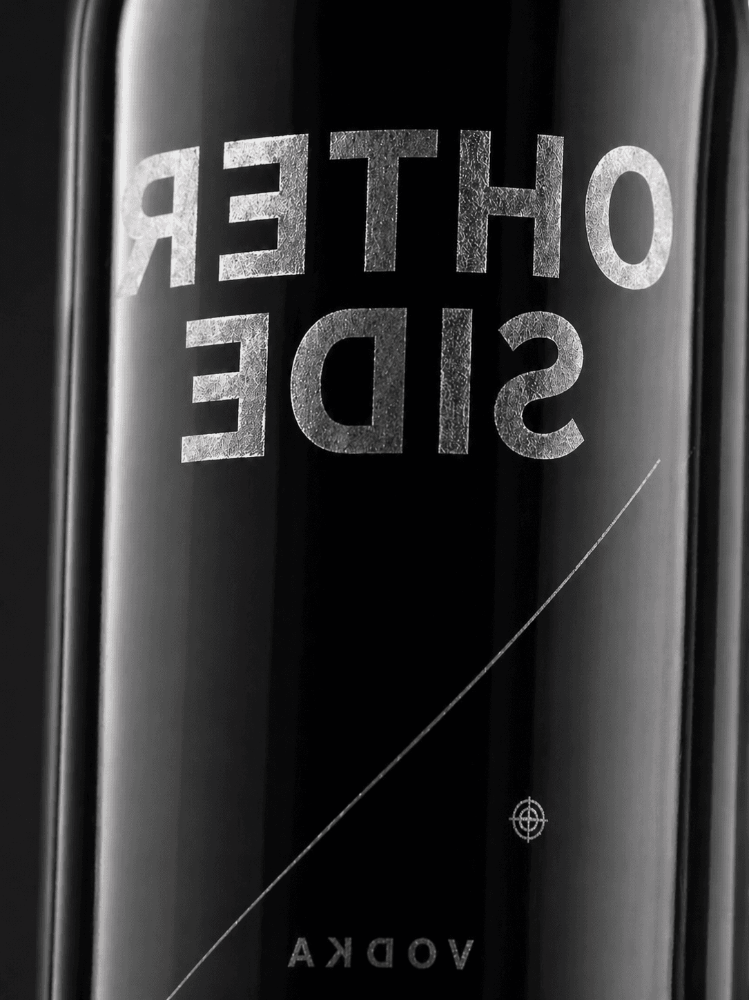 Other Side Vodka — серебряное нанесение, лейбл крупным планом