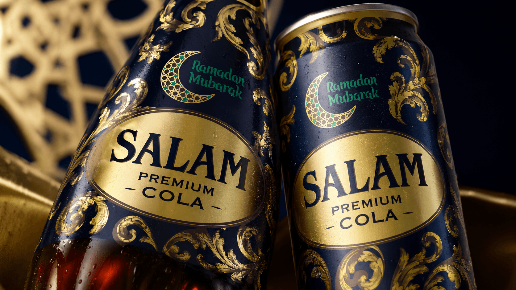 Salam Premium Cola Ramadan — крупный план банки и бутылки на золотом фоне